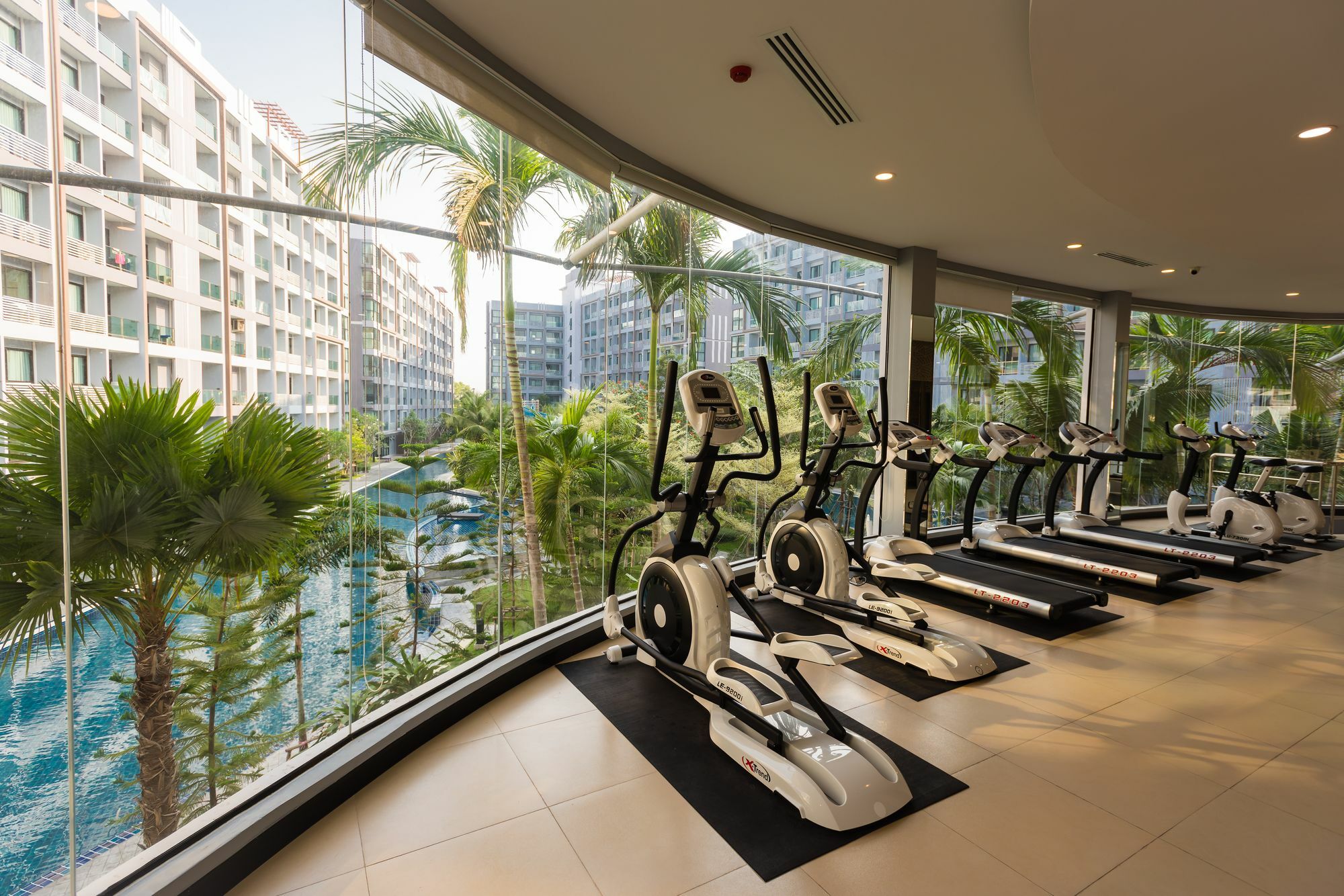 Dusit Grand Park Apartamento Praia de Jomtien Exterior foto